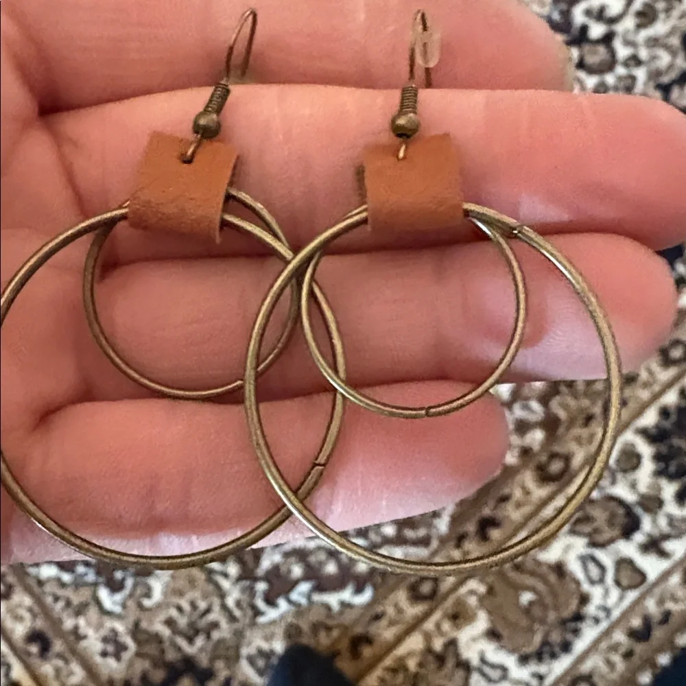 WESTERN BRONZE LIGHT BROWN LEATHER DOUBLE HOOPED HOOK 2.3
